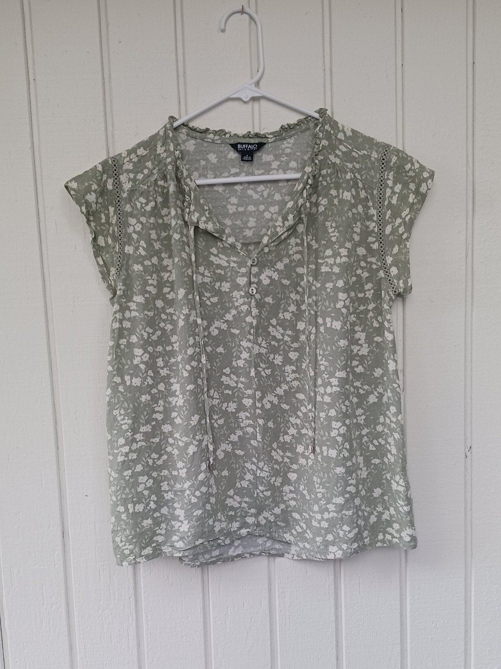Buffalo David Bitton Sage Green Floral Cap Sleeve Blouse